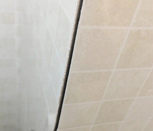 商洛瓷砖空鼓维修公司分享阳台瓷砖脱落的修复过程可以分为以下几个步骤